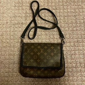 Authentic Vintage BoHo LV purse!